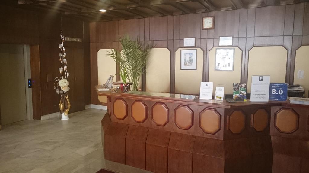 Hotel Konferencia Győr Eksteriør bilde