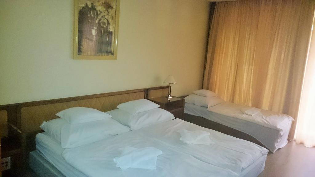 Hotel Konferencia Győr Eksteriør bilde
