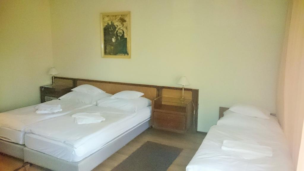 Hotel Konferencia Győr Eksteriør bilde