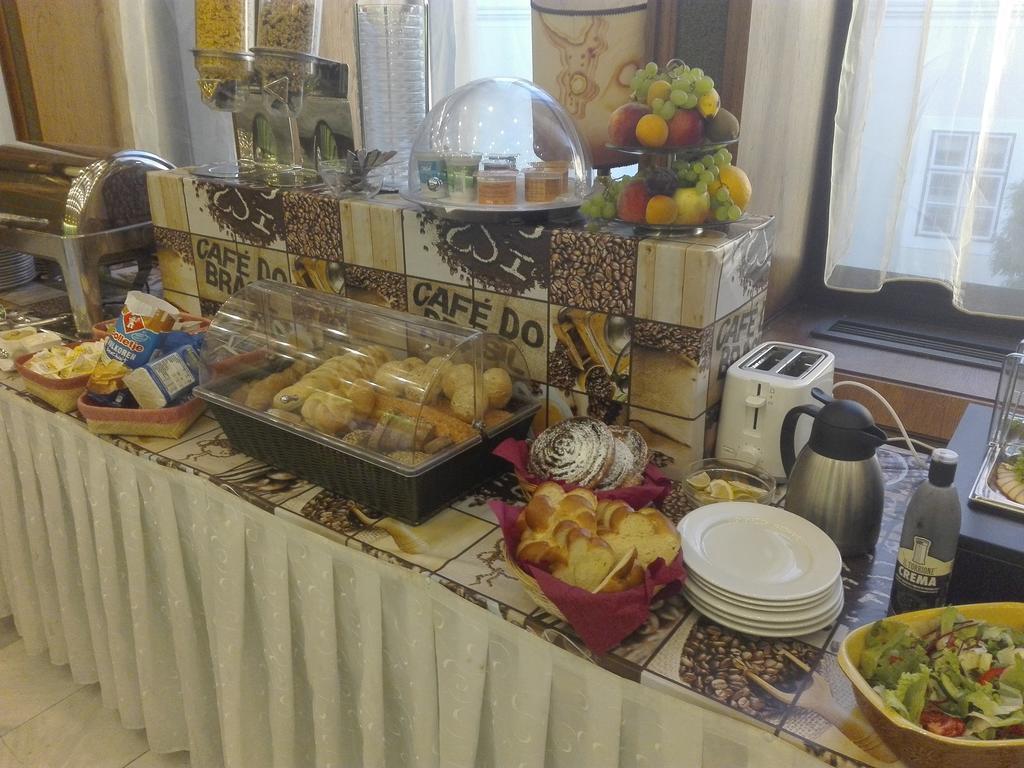 Hotel Konferencia Győr Eksteriør bilde