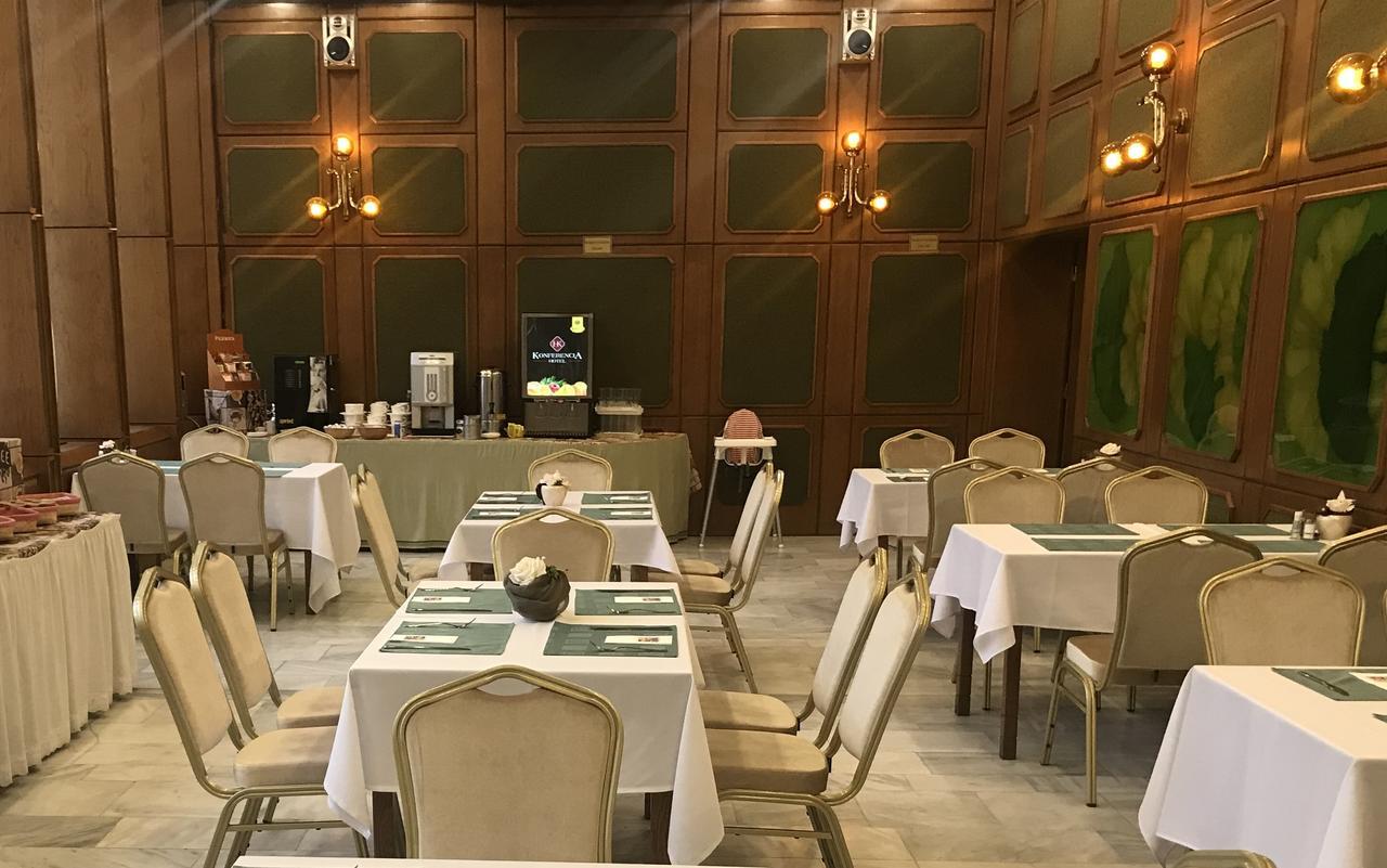 Hotel Konferencia Győr Eksteriør bilde