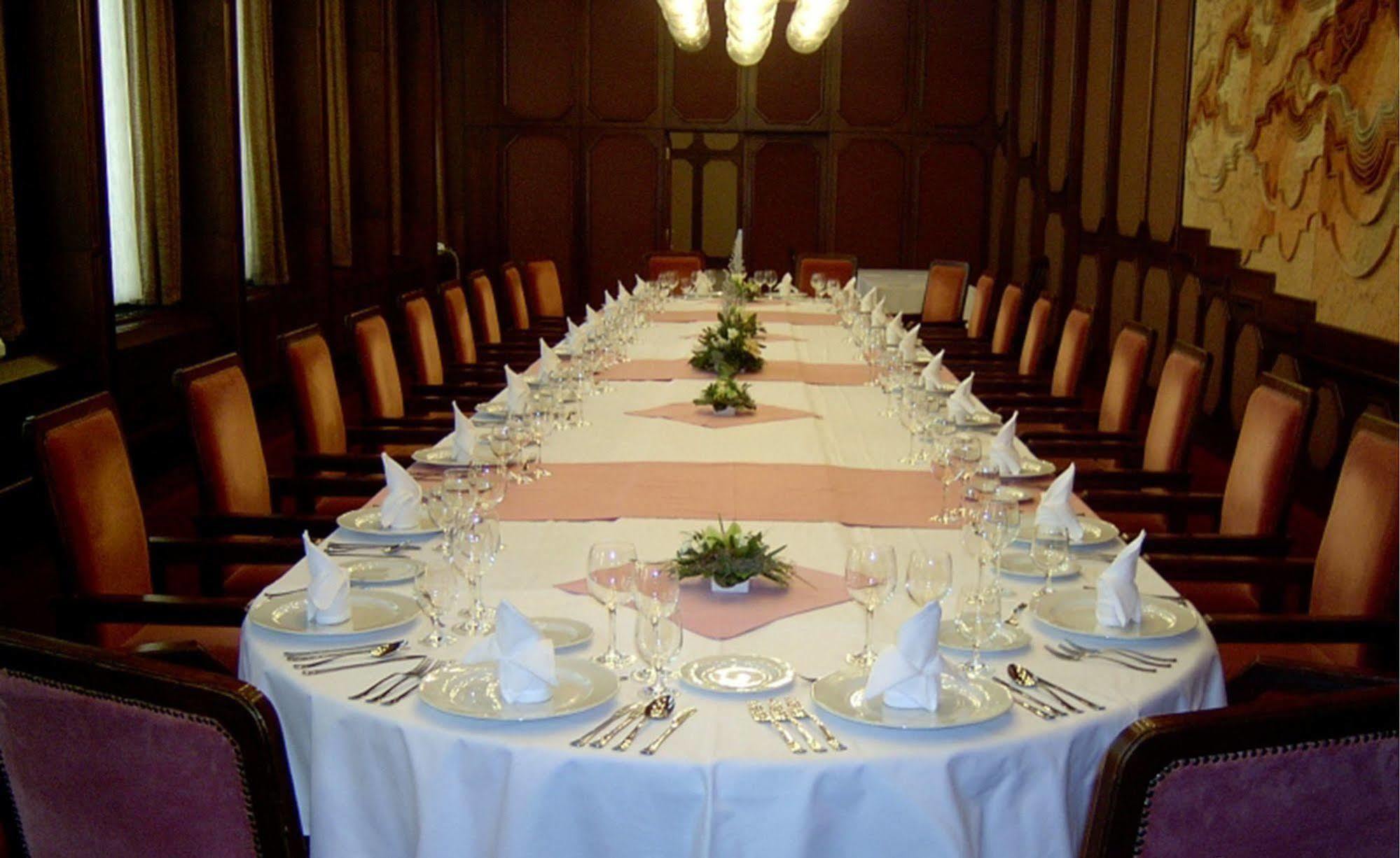 Hotel Konferencia Győr Eksteriør bilde