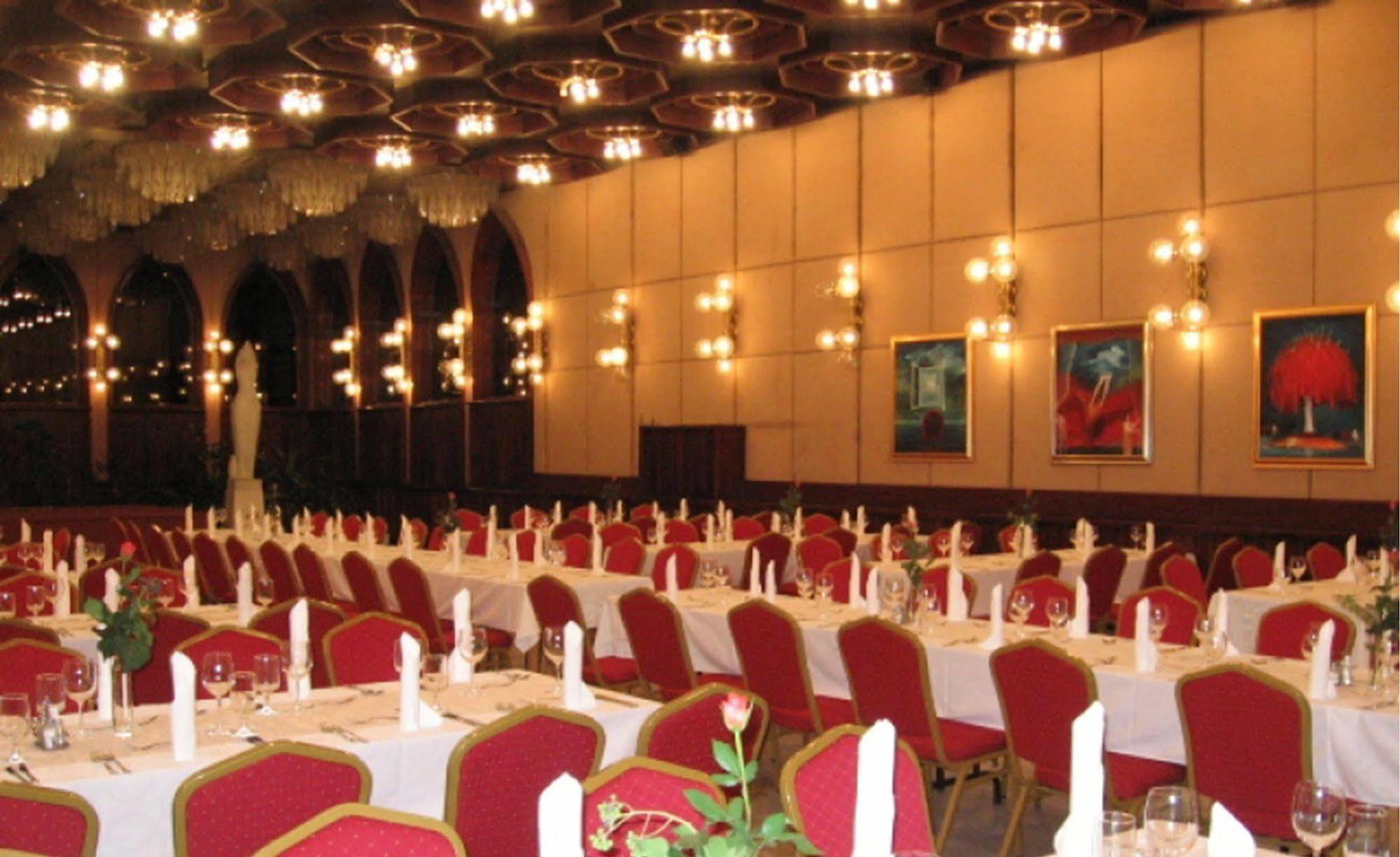 Hotel Konferencia Győr Eksteriør bilde