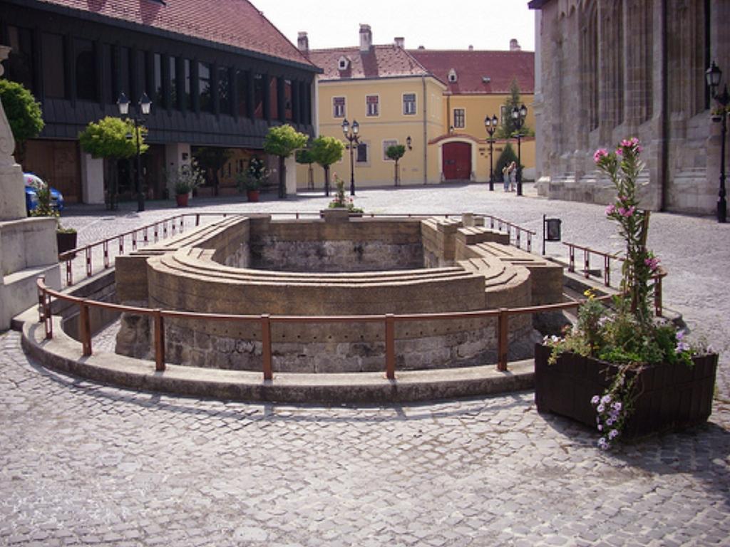 Hotel Konferencia Győr Eksteriør bilde